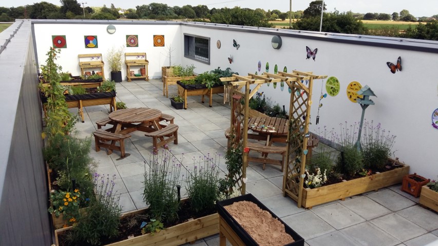 Marketfield School courtyard garden